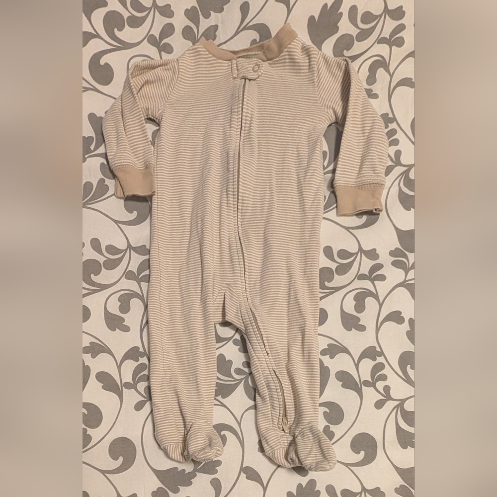 ✨5/$15✨Carter's Beige Striped Footed One Piece